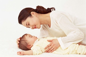 哄寶寶睡覺(jué)常見(jiàn)錯(cuò)誤做法